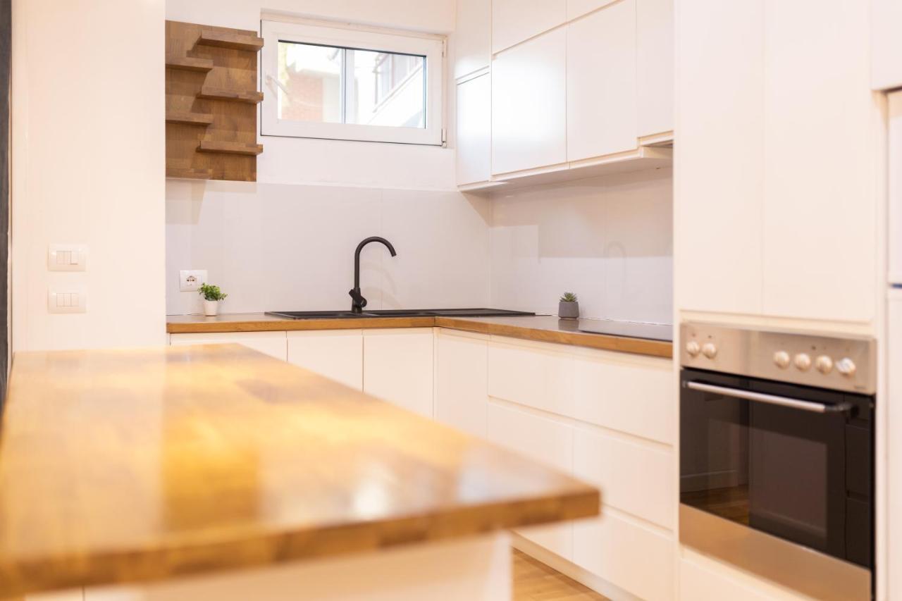 Exclusive 2 Bedrooms Apartment Tiranë Luaran gambar