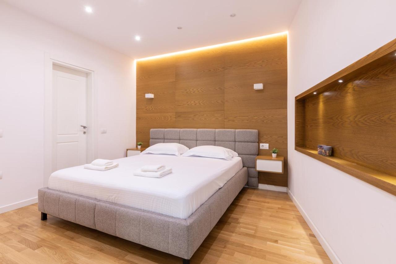 Exclusive 2 Bedrooms Apartment Tiranë Luaran gambar