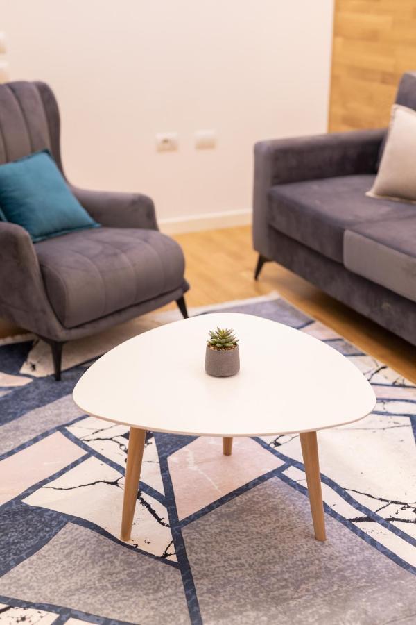 Exclusive 2 Bedrooms Apartment Tiranë Luaran gambar
