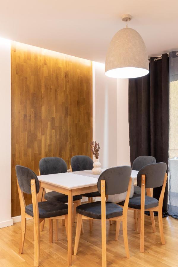 Exclusive 2 Bedrooms Apartment Tiranë Luaran gambar