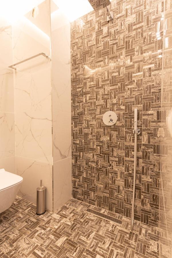 Exclusive 2 Bedrooms Apartment Tiranë Luaran gambar