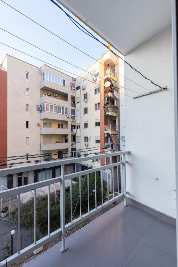 Exclusive 2 Bedrooms Apartment Tiranë Luaran gambar